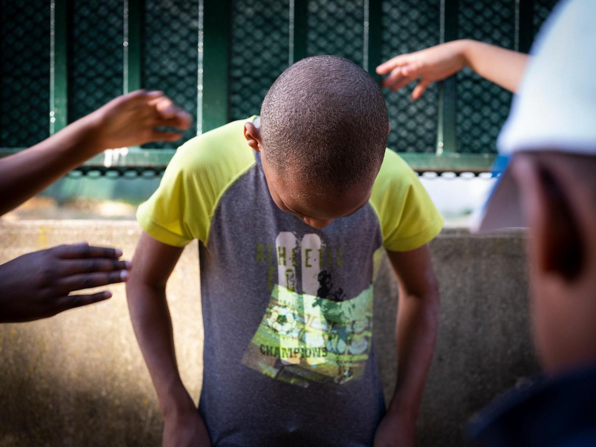 Projection image sur tee shirt d'un enfant