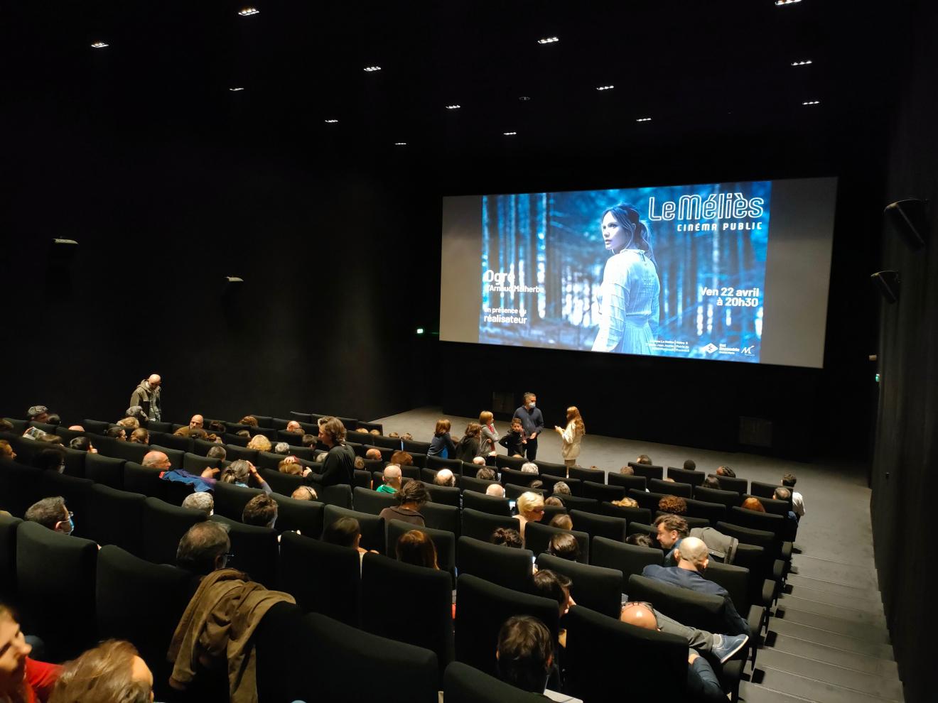 Projection en salle de cinéma